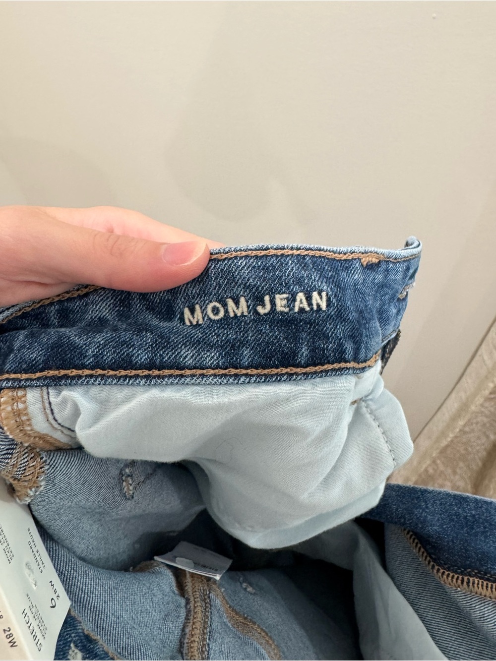 American Eagle Stretch Mom Jean Classic Blue High Rise Jeans Size 6 - Picture 10 of 10